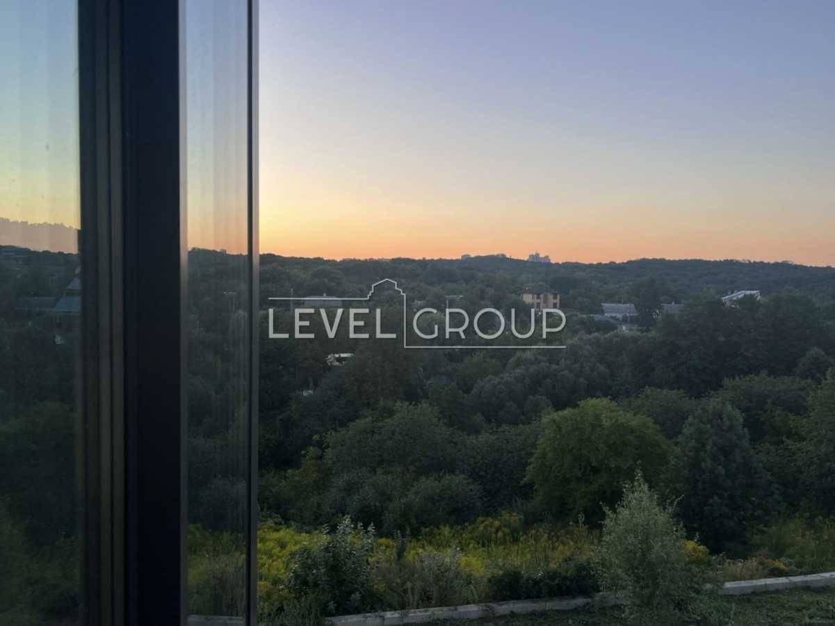 Продажа дома 350 м², Парниковая ул., 5