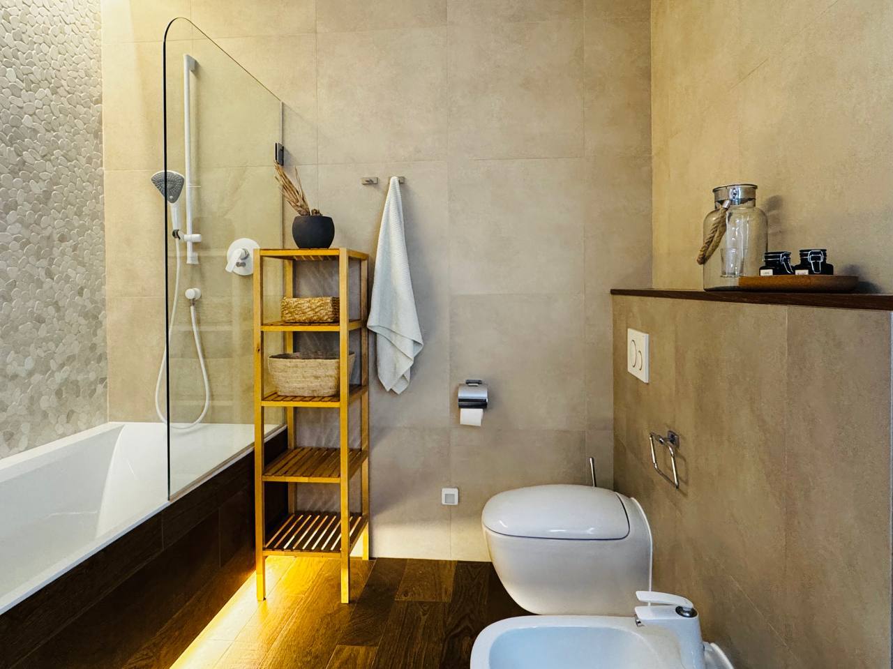 Аренда 3-комнатной квартиры 129 м², Героев Сталинграда просп., 12Е
