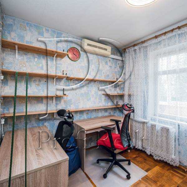 Продаж 3-кімнатної квартири 71 м², Григоровича-Барського вул., 7
