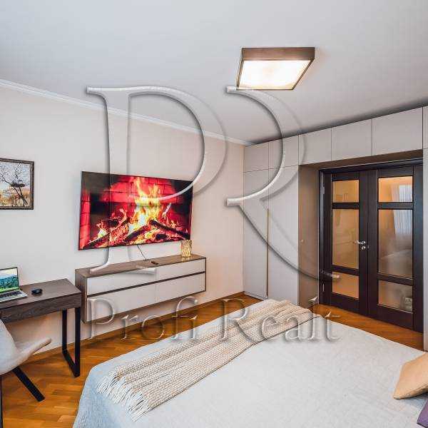 Продаж 2-кімнатної квартири 60 м², Миколи Матеюка вул., 5А