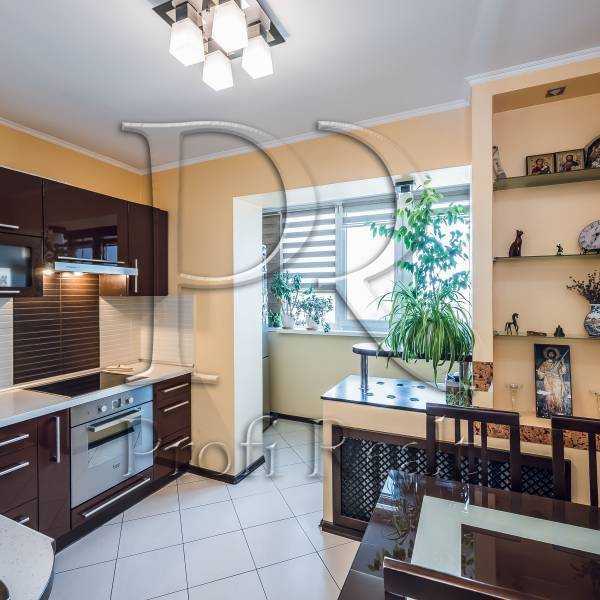 Продаж 2-кімнатної квартири 60 м², Миколи Матеюка вул., 5А