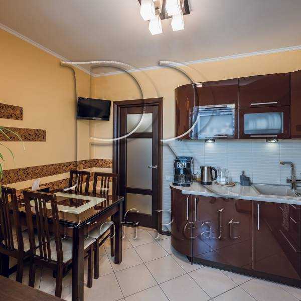 Продаж 2-кімнатної квартири 60 м², Миколи Матеюка вул., 5А