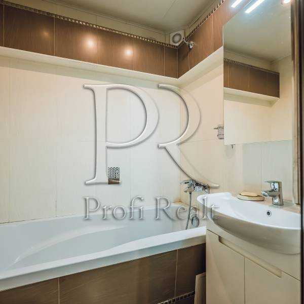 Продаж 2-кімнатної квартири 60 м², Миколи Матеюка вул., 5А