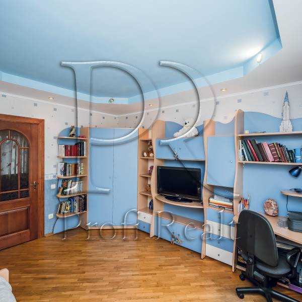 Продаж 3-кімнатної квартири 80 м², Миколи Василенка вул., 14Г
