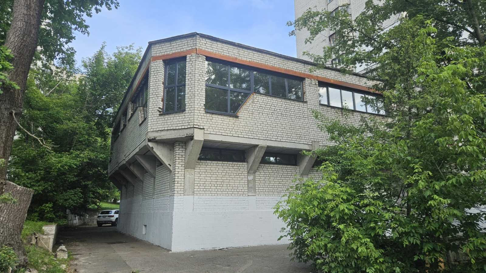 Аренда помещения свободного назначения 1000 м², Львовская ул., 59А