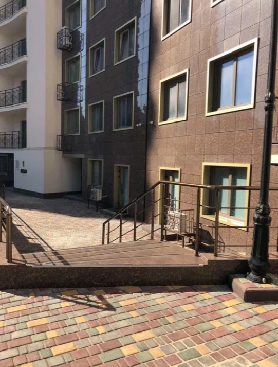 Аренда помещения свободного назначения 40 м², Генуэзская ул.