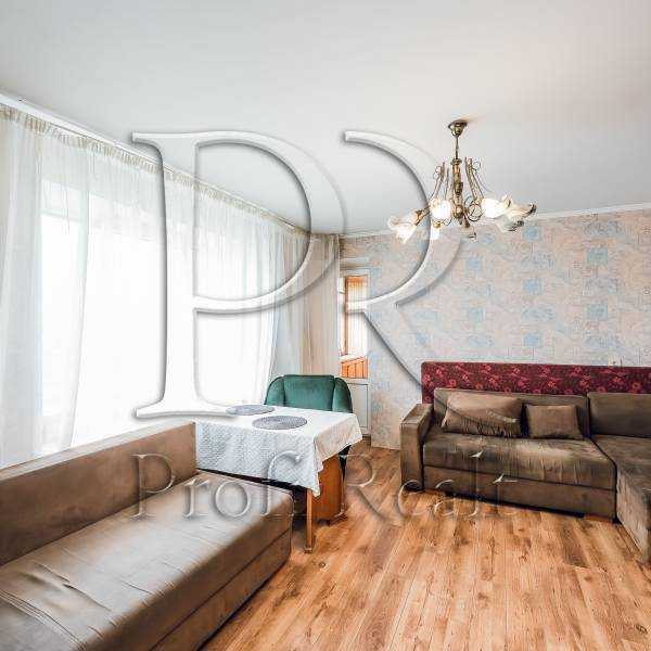 Продаж 3-кімнатної квартири 70 м², Симиренка вул., 2/19