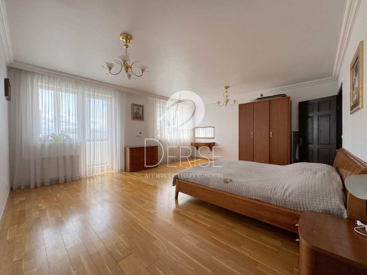 Продаж 4-кімнатної квартири 190 м², Василя Тютюнника вул., 40