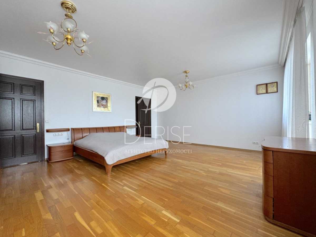 Продаж 4-кімнатної квартири 190 м², Василя Тютюнника вул., 40