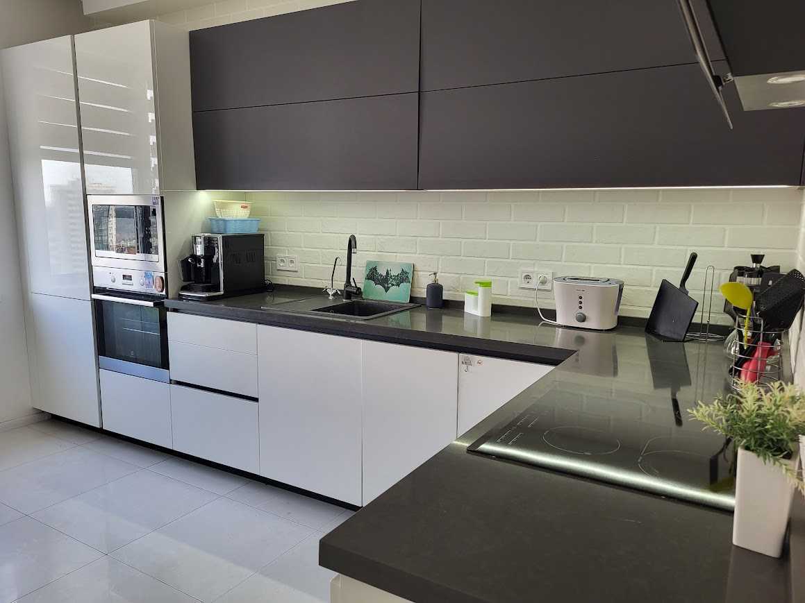 Продаж 2-кімнатної квартири 69 м², Київська вул., 243А
