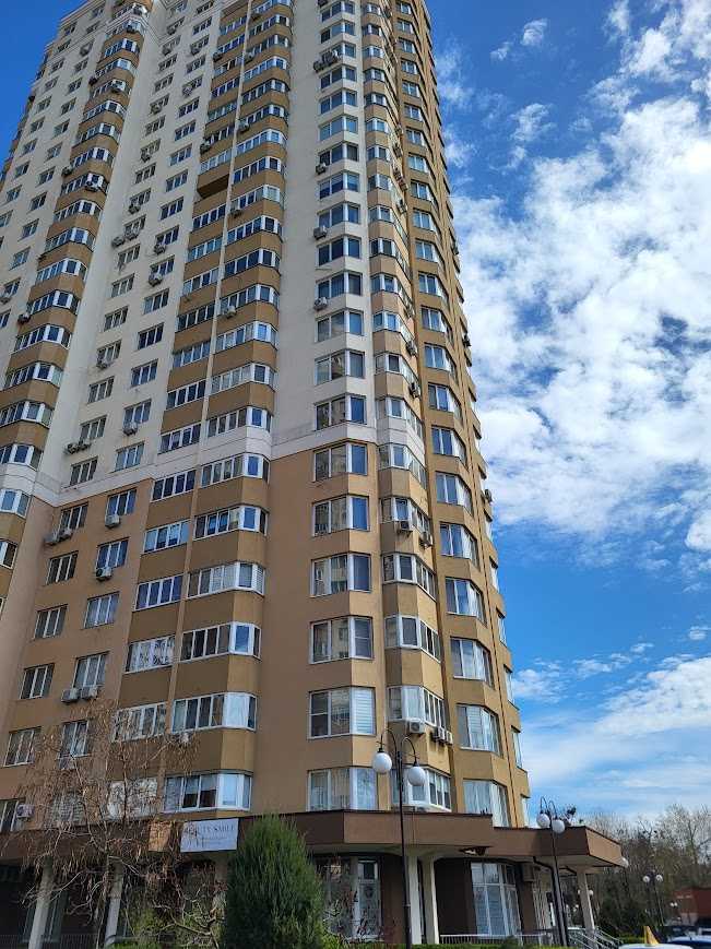 Продаж 2-кімнатної квартири 69 м², Київська вул., 243А