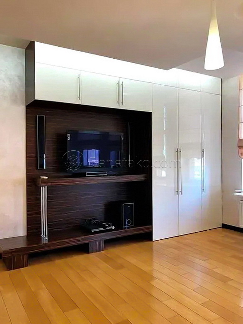 Аренда 5-комнатной квартиры 300 м², Генуэзская ул.