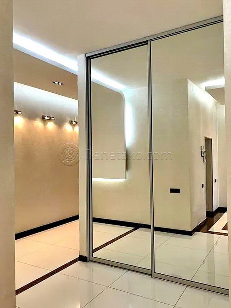 Аренда 5-комнатной квартиры 300 м², Генуэзская ул.