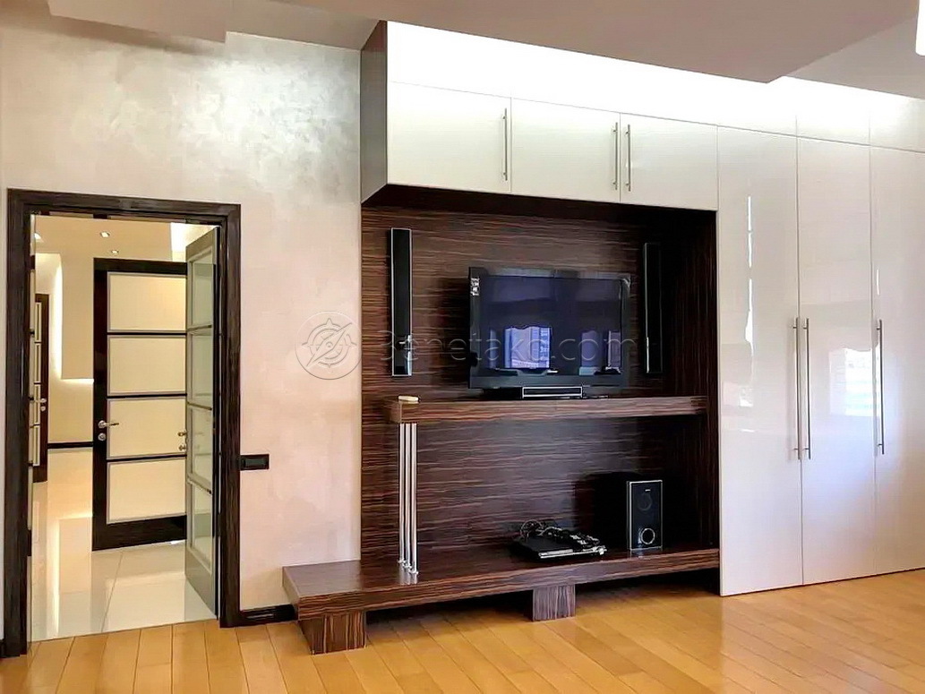 Аренда 5-комнатной квартиры 300 м², Генуэзская ул.