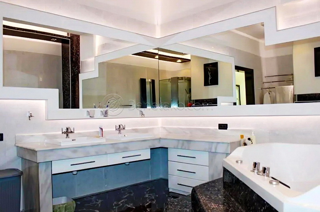 Аренда 5-комнатной квартиры 300 м², Генуэзская ул.