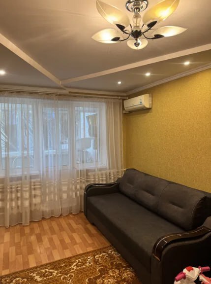 Продаж 2-кімнатної квартири 47 м², Миру вул.