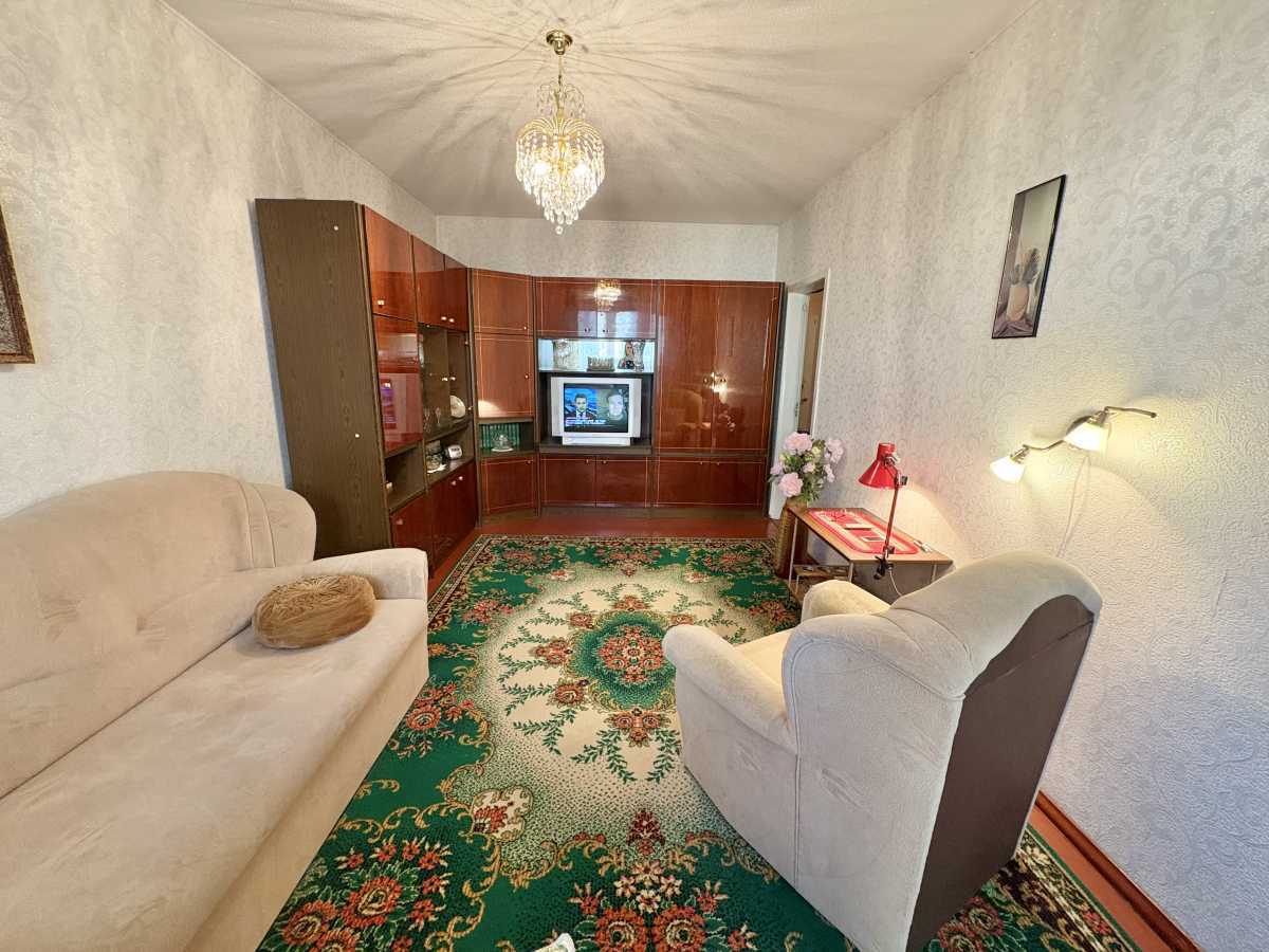 Продаж 3-кімнатної квартири 73 м², Ревуцького вул.