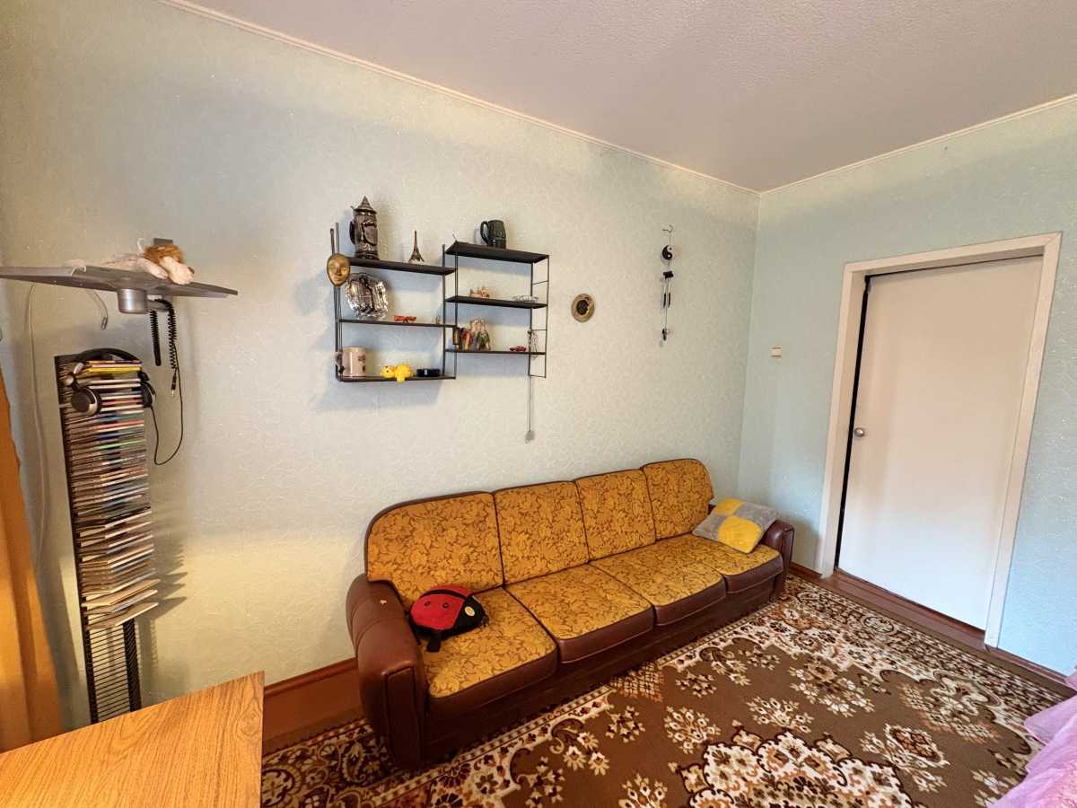 Продаж 3-кімнатної квартири 73 м², Ревуцького вул.