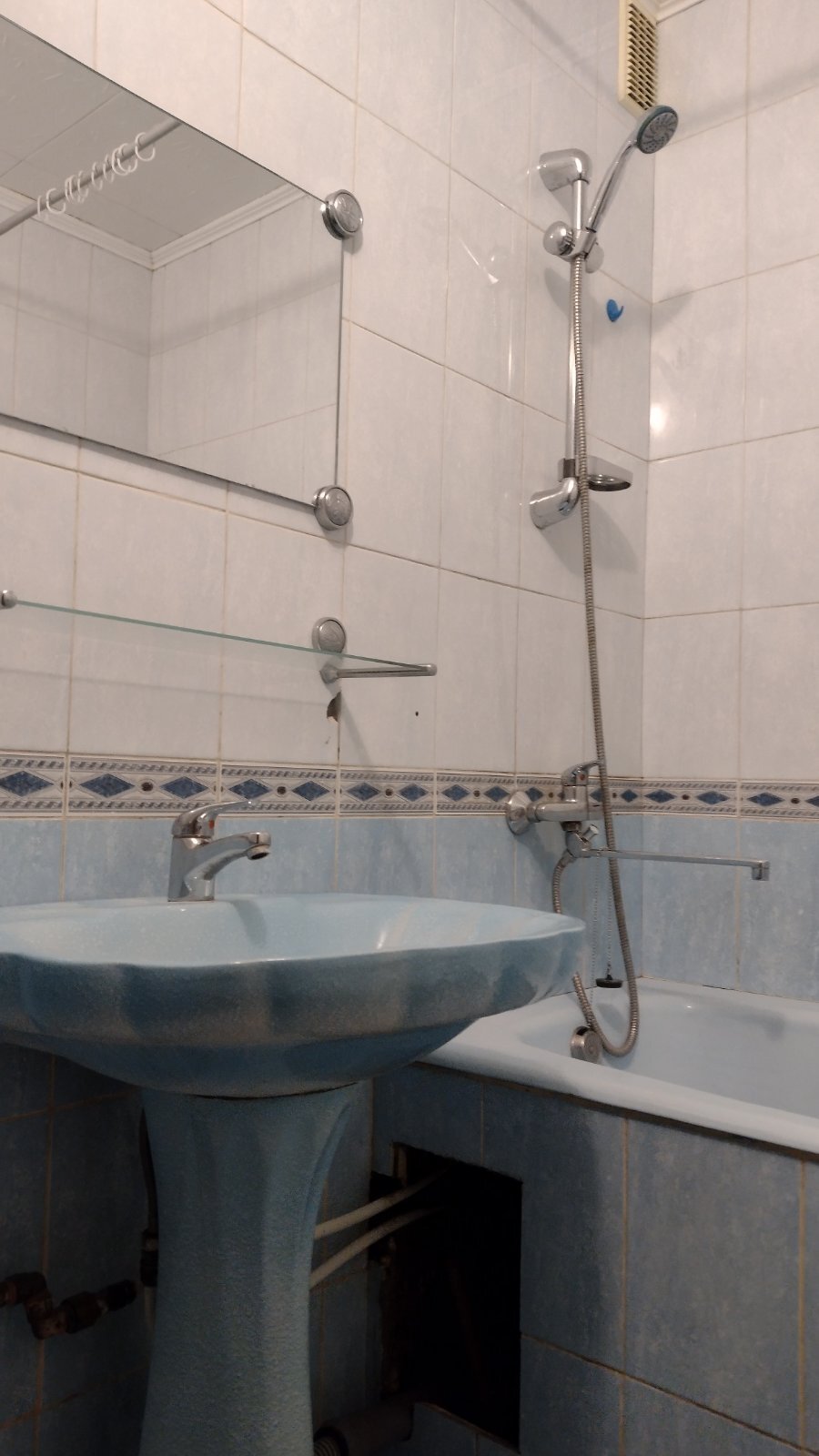 Оренда 1-кімнатної квартири 42 м², Квітневий пров., 1