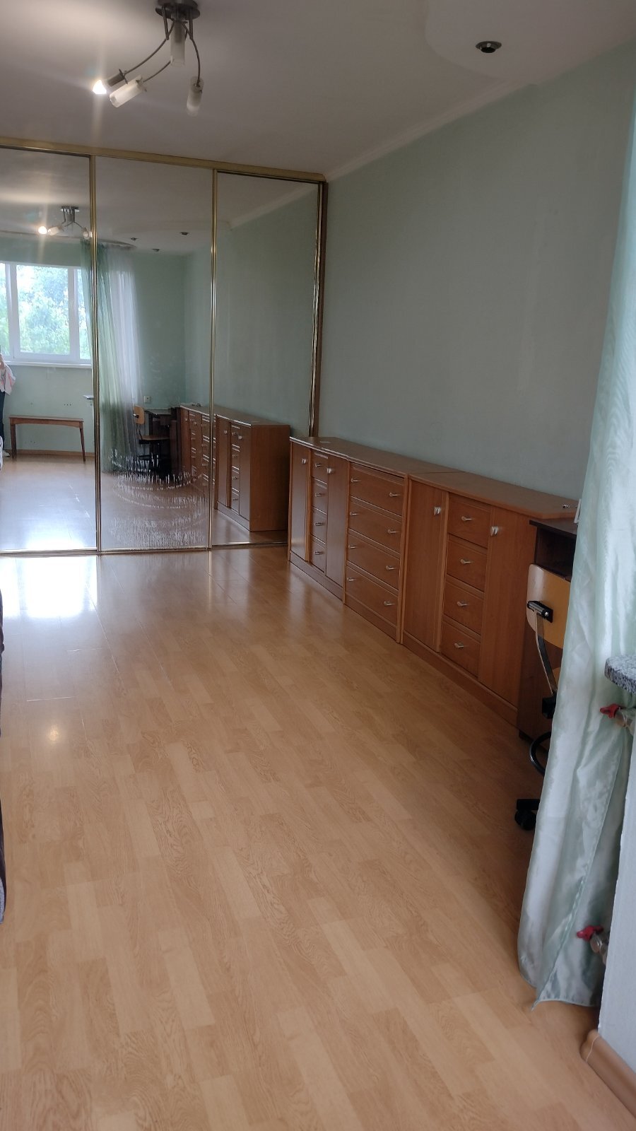 Оренда 1-кімнатної квартири 42 м², Квітневий пров., 1