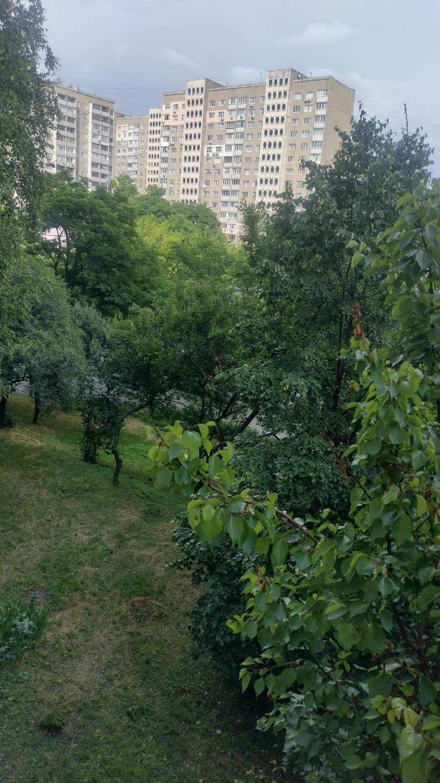 Оренда 1-кімнатної квартири 42 м², Квітневий пров., 1