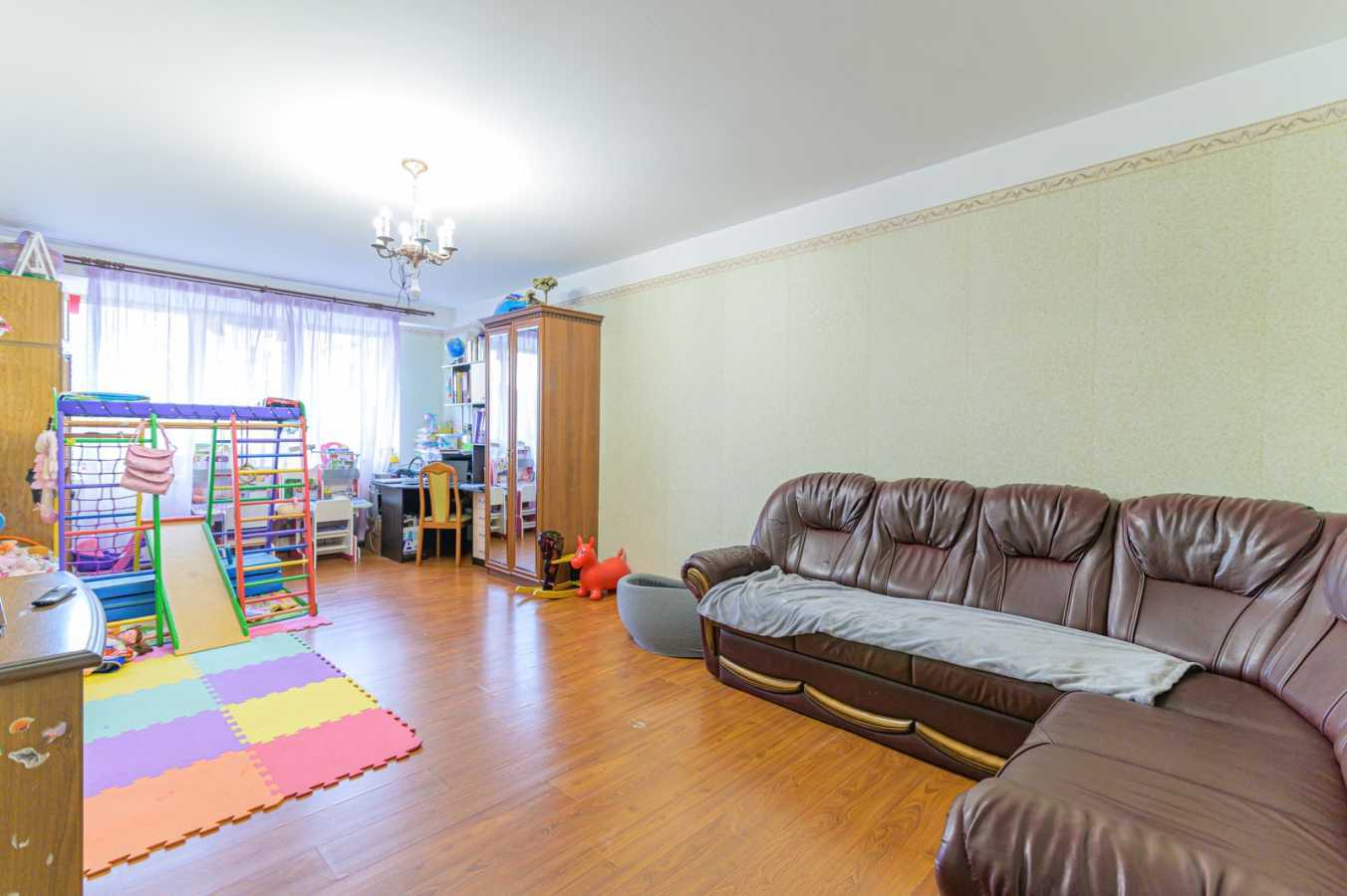 Продажа 3-комнатной квартиры 101 м², Здолбуновская ул., 3Г