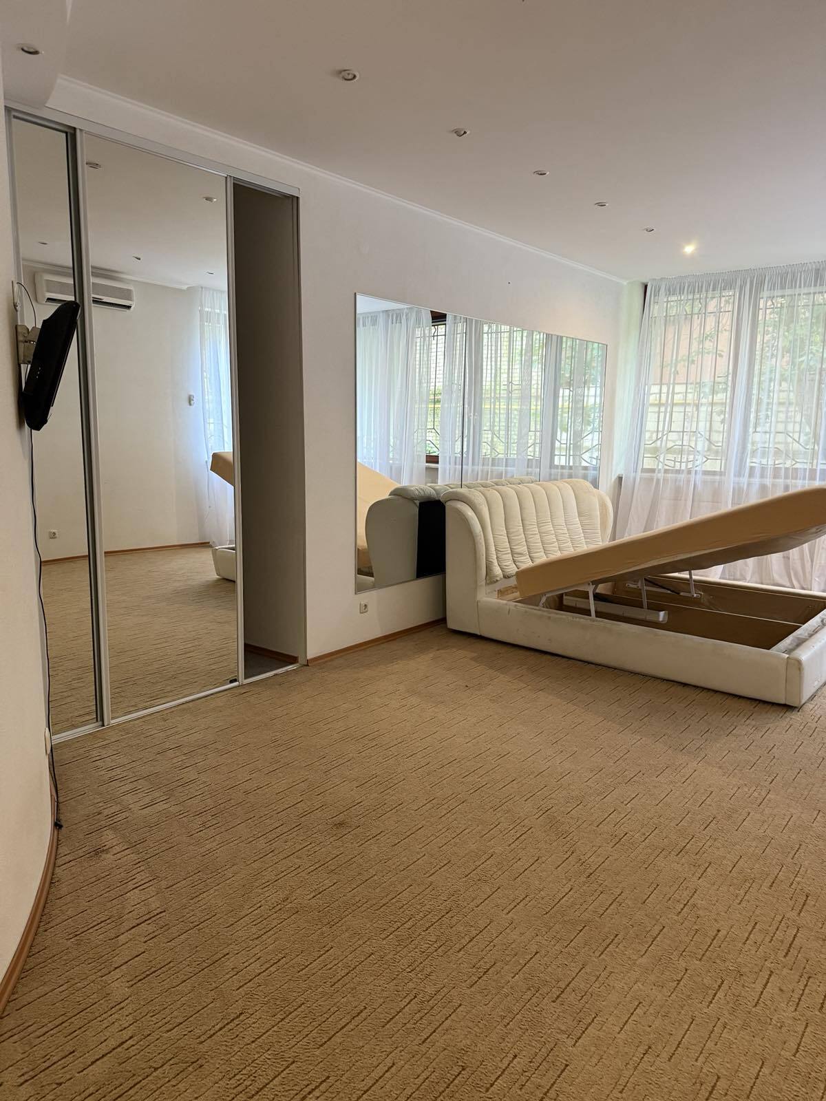 Продажа 3-комнатной квартиры 127 м², Педагогический пер., 3/2