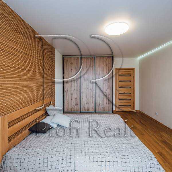 Продаж 2-кімнатної квартири 78 м², Боголюбова вул., 23