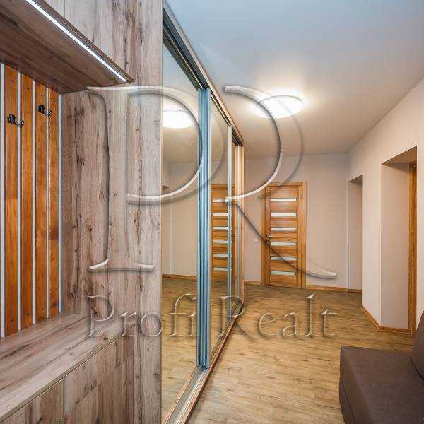 Продаж 2-кімнатної квартири 78 м², Боголюбова вул., 23