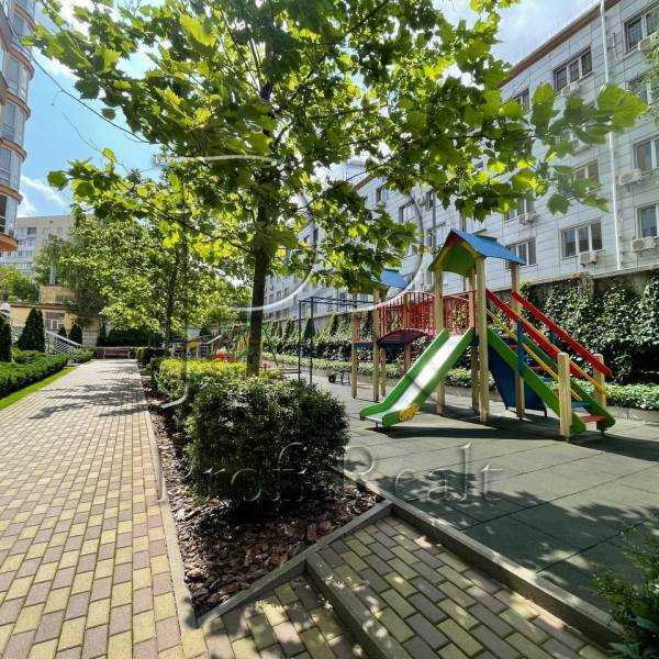 Продажа 2-комнатной квартиры 66 м², Голосеевский просп., 95А