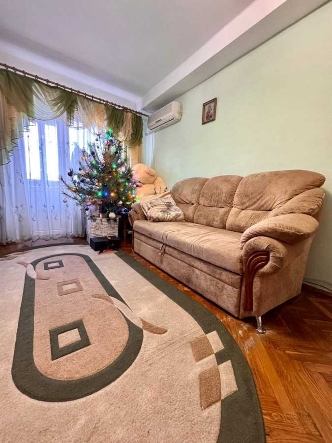 Продажа 2-комнатной квартиры 45 м², Кирилловская ул., 131
