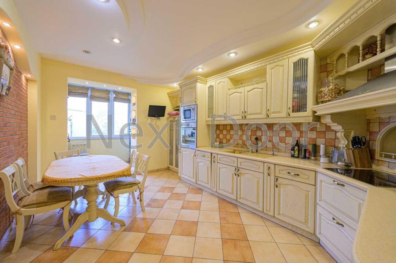 Продаж 3-кімнатної квартири 140.2 м², Степана Руданського вул., 4-6