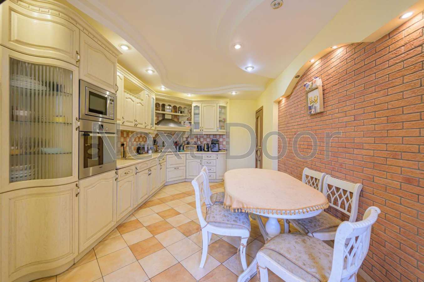 Продаж 3-кімнатної квартири 140.2 м², Степана Руданського вул., 4-6