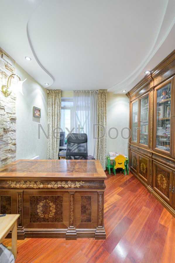 Продаж 3-кімнатної квартири 140.2 м², Степана Руданського вул., 4-6
