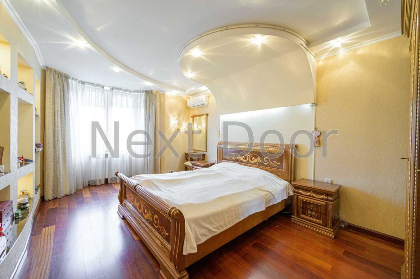 Продаж 3-кімнатної квартири 140.2 м², Степана Руданського вул., 4-6