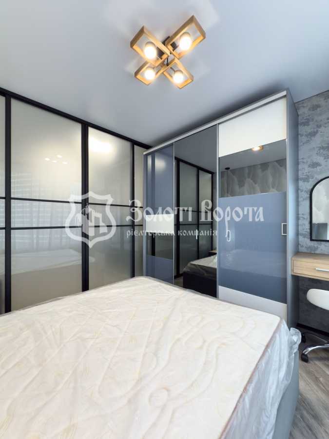 Продажа 1-комнатной квартиры 55 м², Днепровская наб., 15ж