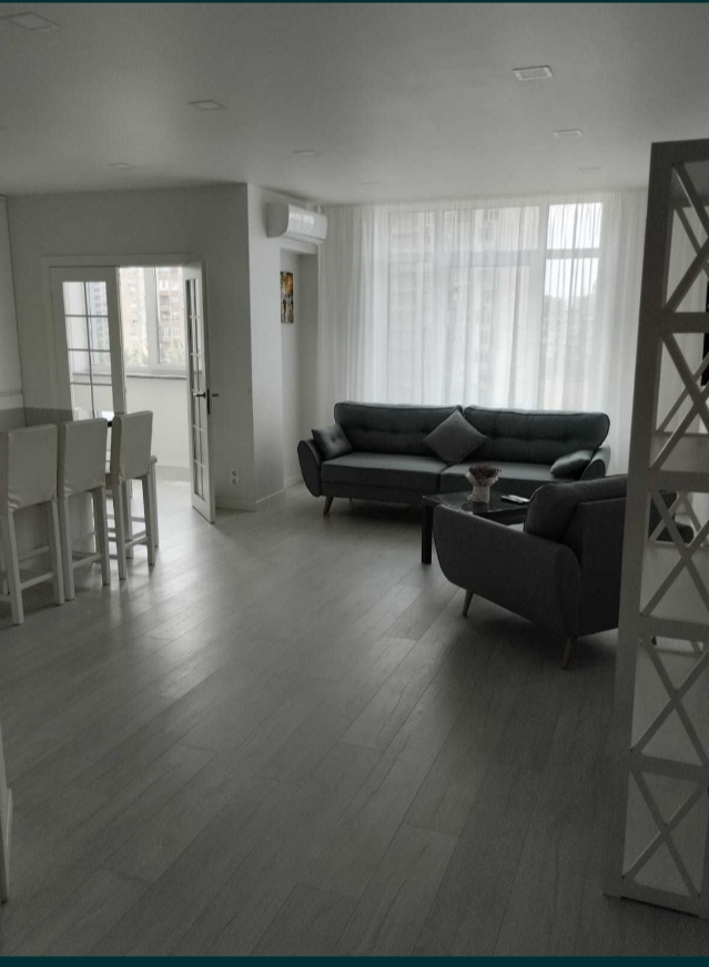 Аренда 3-комнатной квартиры 91 м², Евгения Сверстюка ул., 6