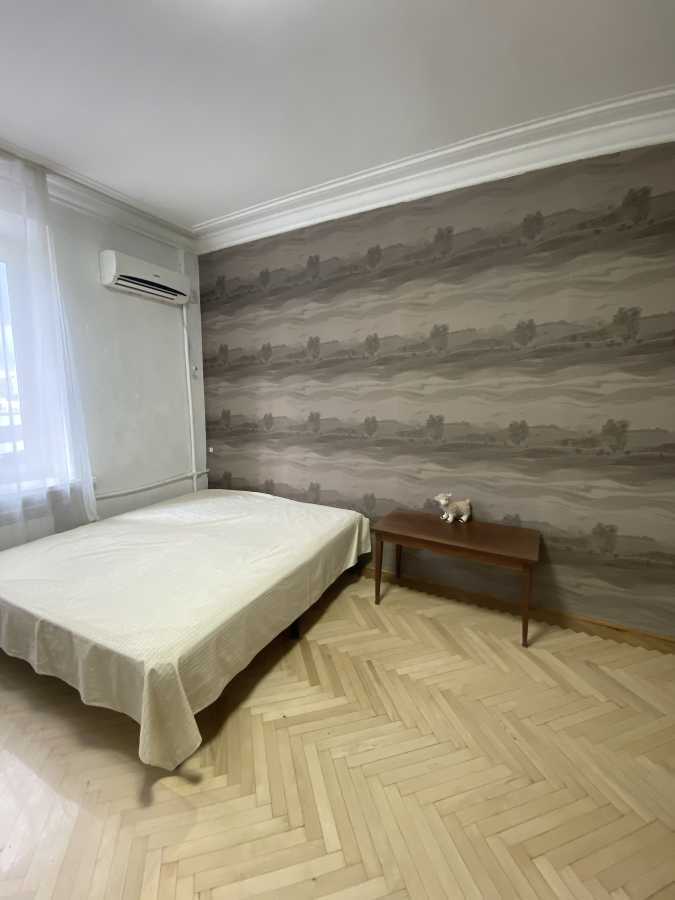 Продажа 3-комнатной квартиры 74 м², Строителей ул., 38/14