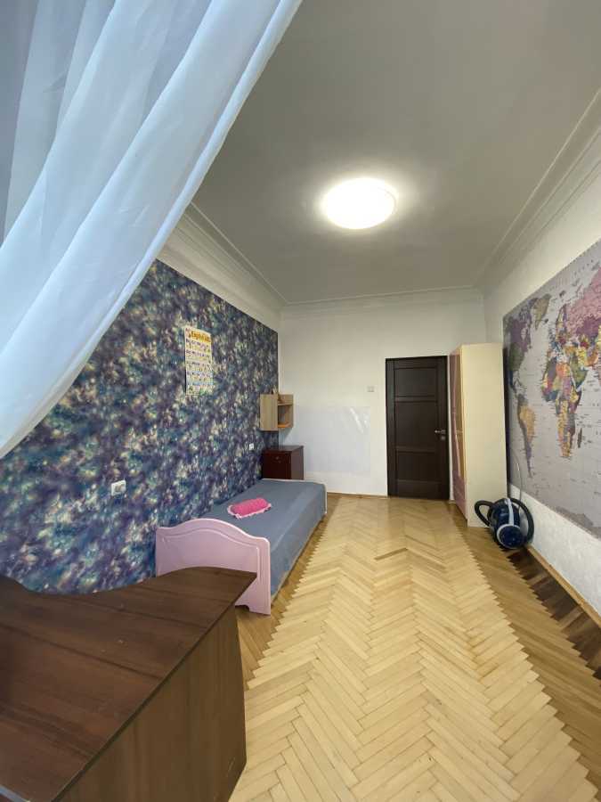 Продажа 3-комнатной квартиры 74 м², Строителей ул., 38/14
