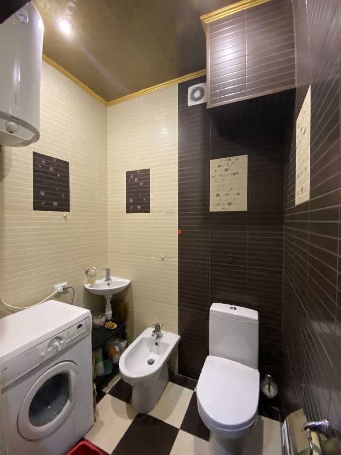 Продажа 3-комнатной квартиры 74 м², Строителей ул., 38/14