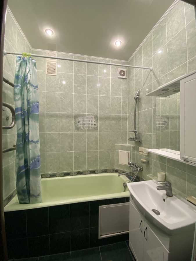 Продажа 3-комнатной квартиры 74 м², Строителей ул., 38/14