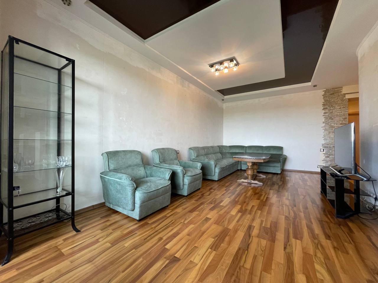 Продажа 3-комнатной квартиры 98 м², Новочерчицкая ул., 27