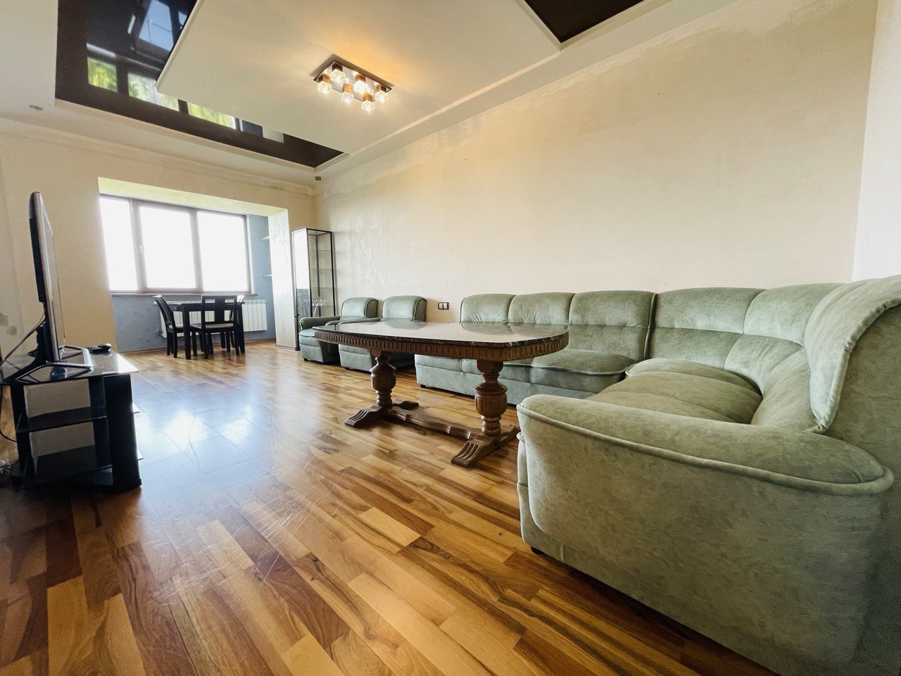 Продажа 3-комнатной квартиры 98 м², Новочерчицкая ул., 27