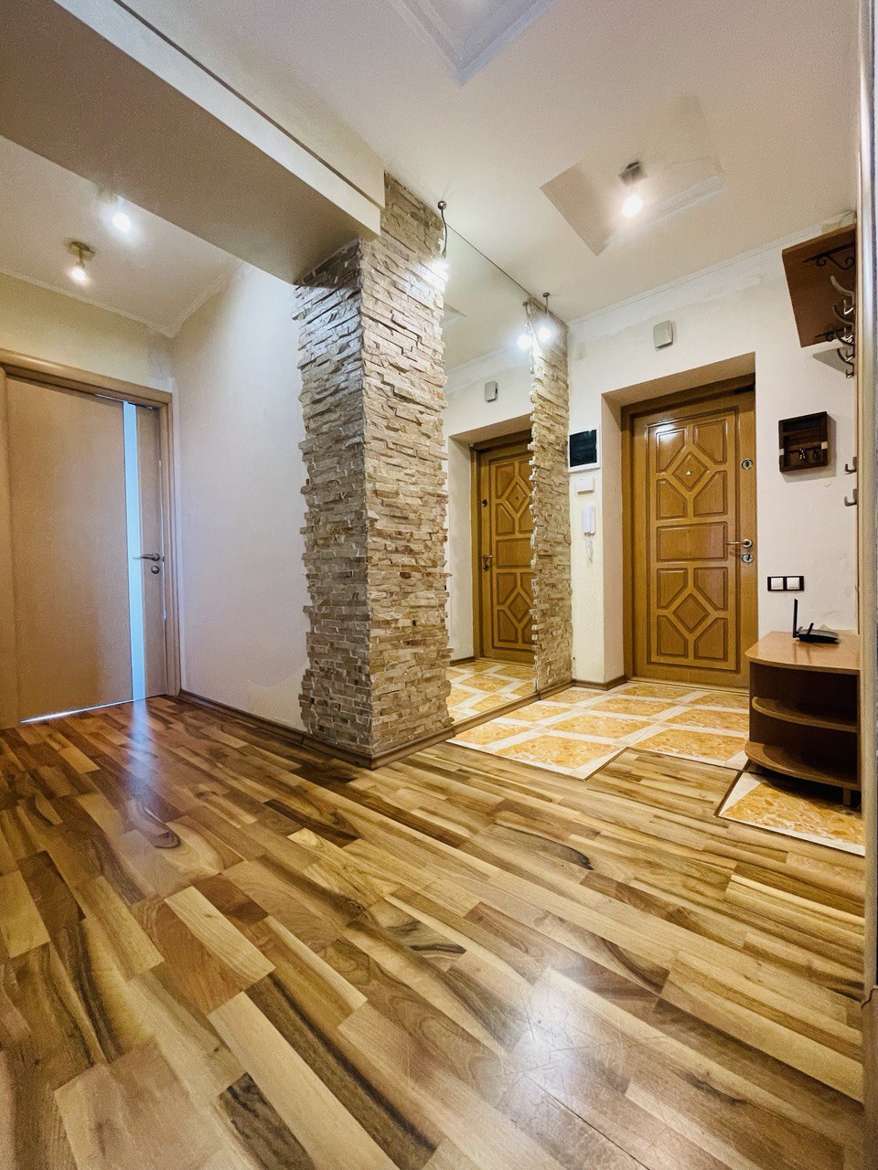 Продажа 3-комнатной квартиры 98 м², Новочерчицкая ул., 27