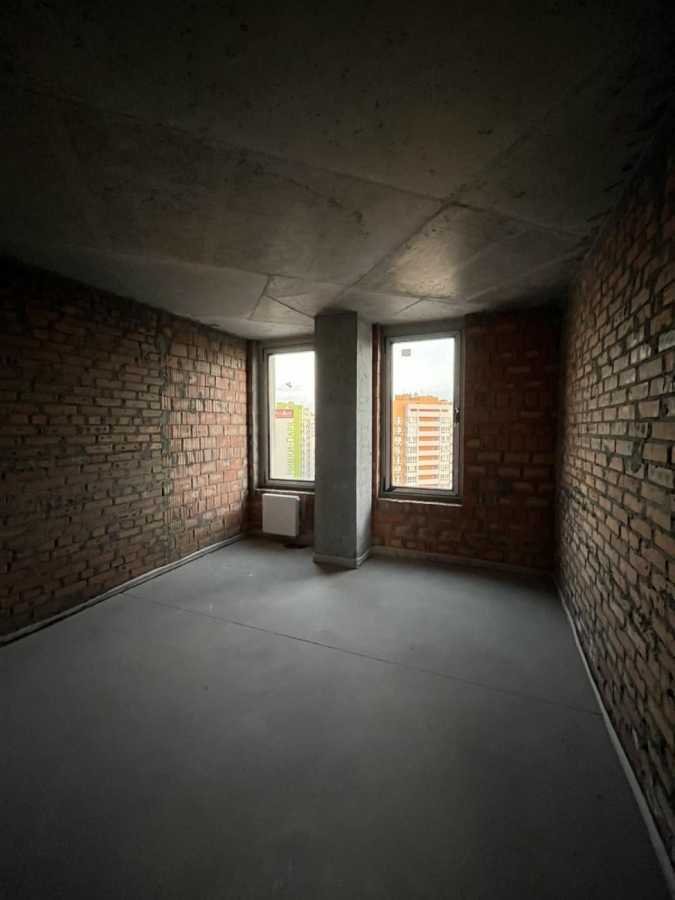 Продаж 4-кімнатної квартири 99 м², Перемоги просп., 67