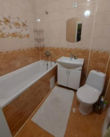 Продаж 1-кімнатної квартири 42 м², Массив Радужный вул.
