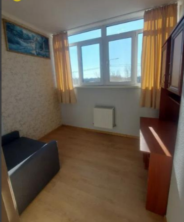Продаж 1-кімнатної квартири 42 м², Массив Радужный вул.