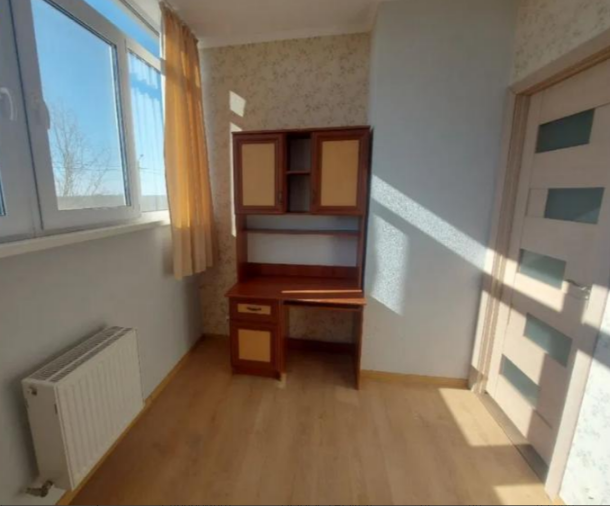 Продаж 1-кімнатної квартири 42 м², Массив Радужный вул.