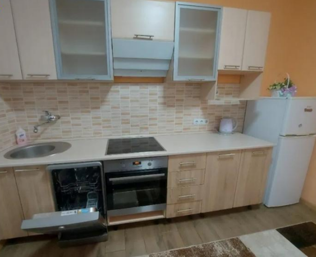 Продаж 1-кімнатної квартири 42 м², Массив Радужный вул.