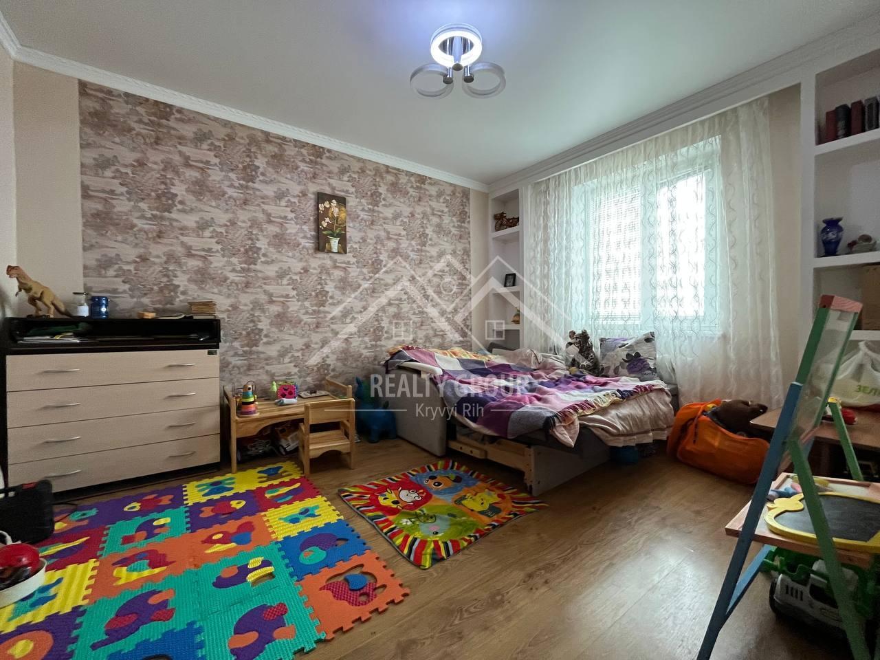 Продаж 4-кімнатної квартири 86 м²